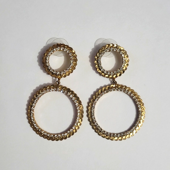 3 pairs of gold colored earrings. - Picture 3 of 4